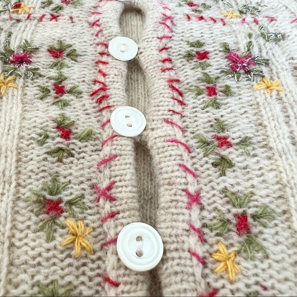 Free people wool blend embroidered floral sweater Small - Picture 4 of 13